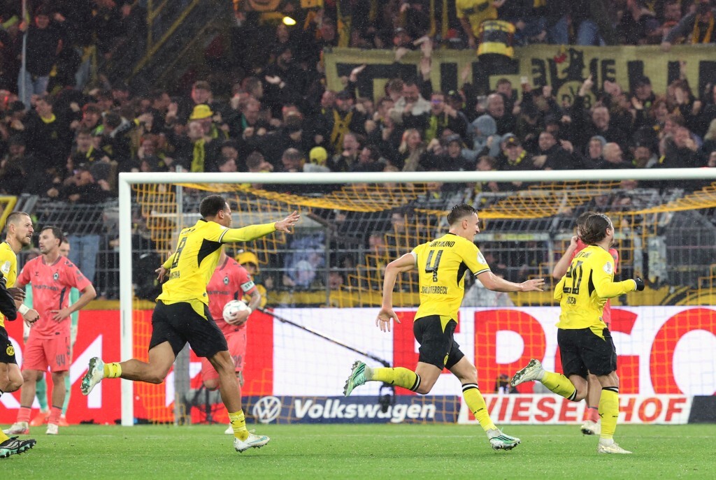 Dortmunder Torjubel zum 3:2