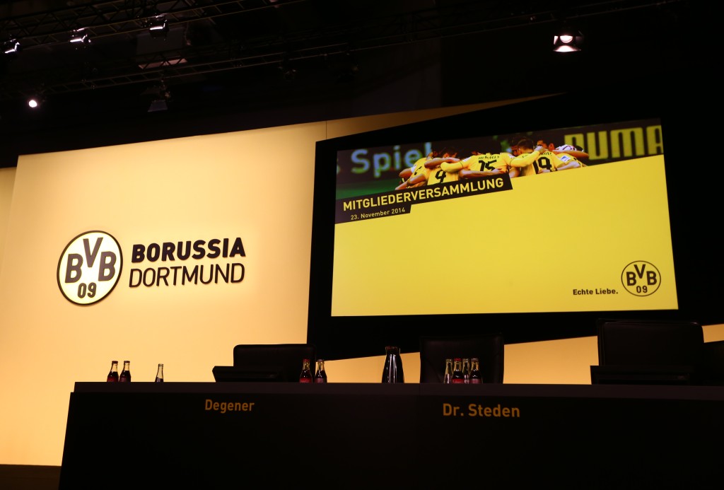 Mitgliederversammlung 2014: Krisengespräche unter Fans