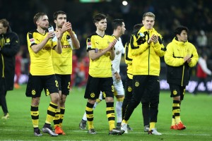 Jubel nach Abpfiff vor der Südtribüne