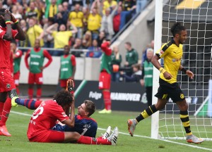 Felipe und Zieler fassungslos - Aubameyang jubelt