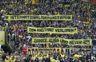 Kritik von der Südtribüne bezüglich Neben & Kuba