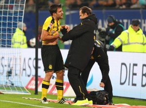 Sokratis muss verletzt raus