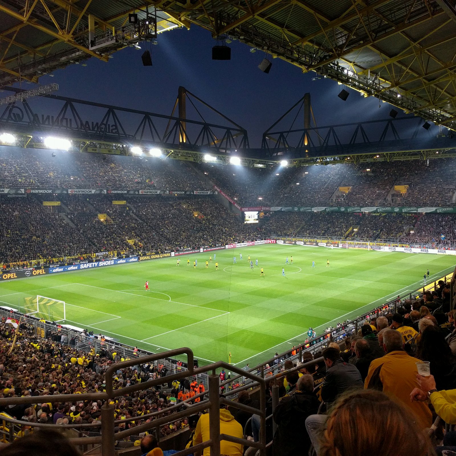 ...Carsten Cramer und Matthias Naversnik über die BVB-Ticketbörse