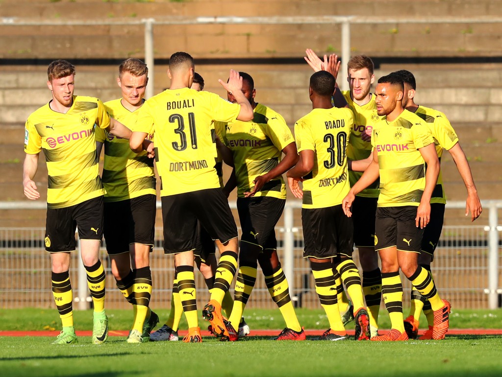 Amas siegen in Gladbach