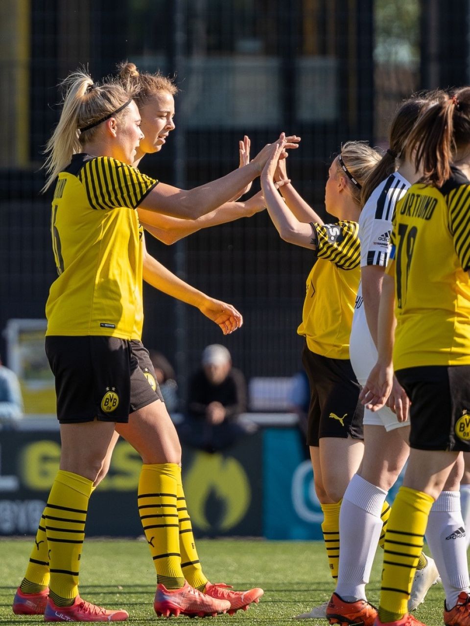 10:0! BVB-Frauen Feiern Torfestival Zum Jahresabschluss